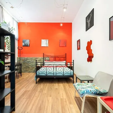And Cozy Loft With Courtyard * Болонья