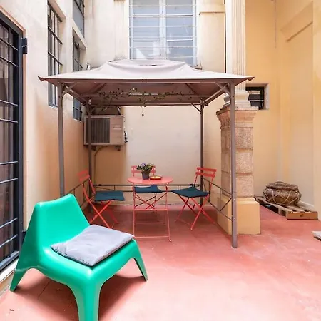 Apartment And Cozy Loft With Courtyard *