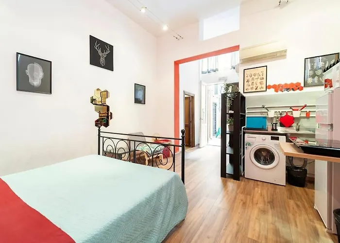 Daire And Cozy Loft With Courtyard Bolonya