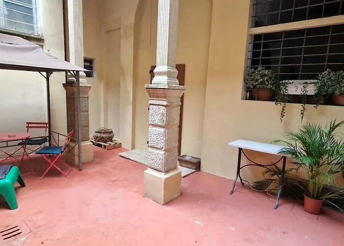 شقة And Cozy Loft With Courtyard