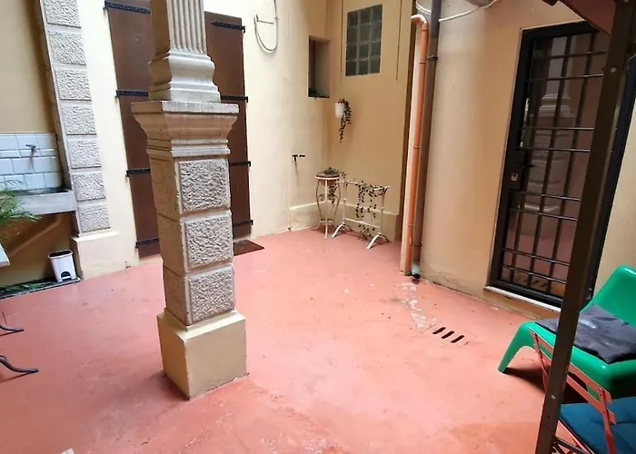 شقة And Cozy Loft With Courtyard *